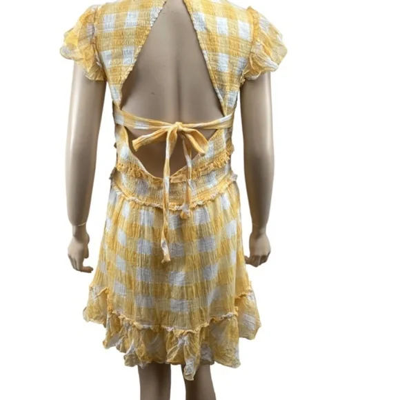 Saylor Saya Checkered Smocked Mini Dress size‎ Medium Yellow & White Lined - Picture 9 of 11